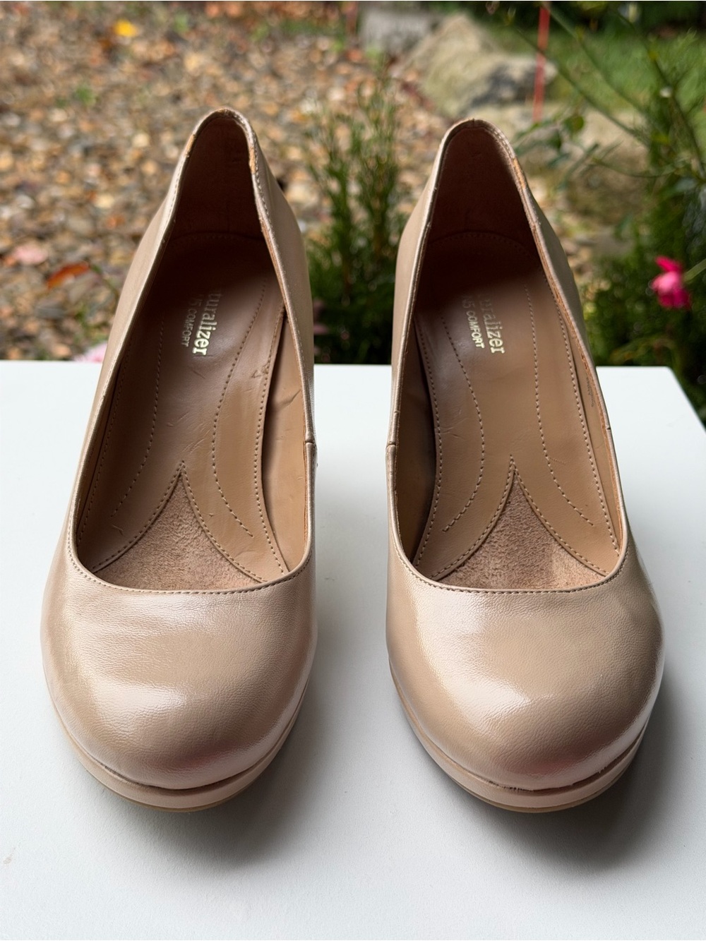 Naturalizer Beige Leather Platform Round Toe Pumps 8